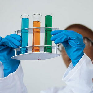 نقش آزمایشگاه در تضمین کیفیت رنگ